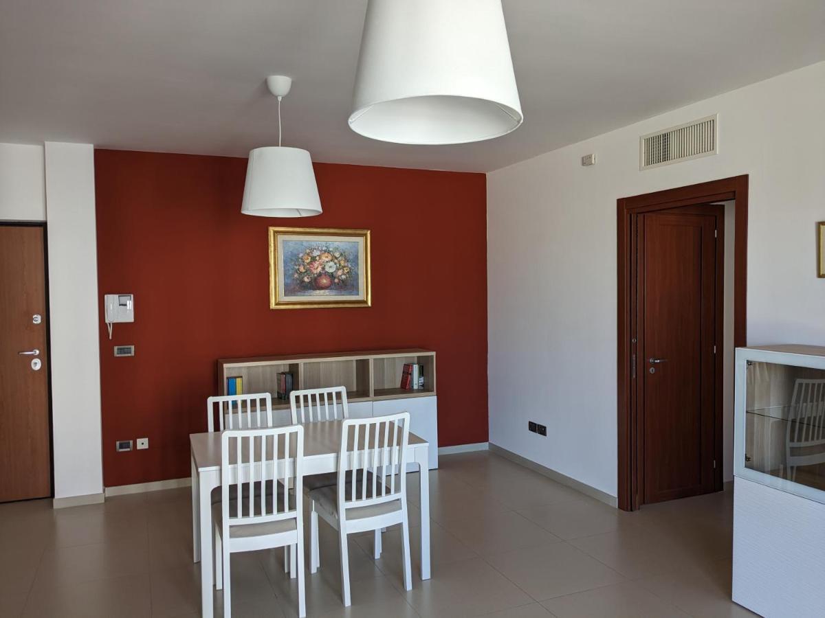 La Casa Dei Due Mari - Large Apartment With Parking Taranto Eksteriør bilde